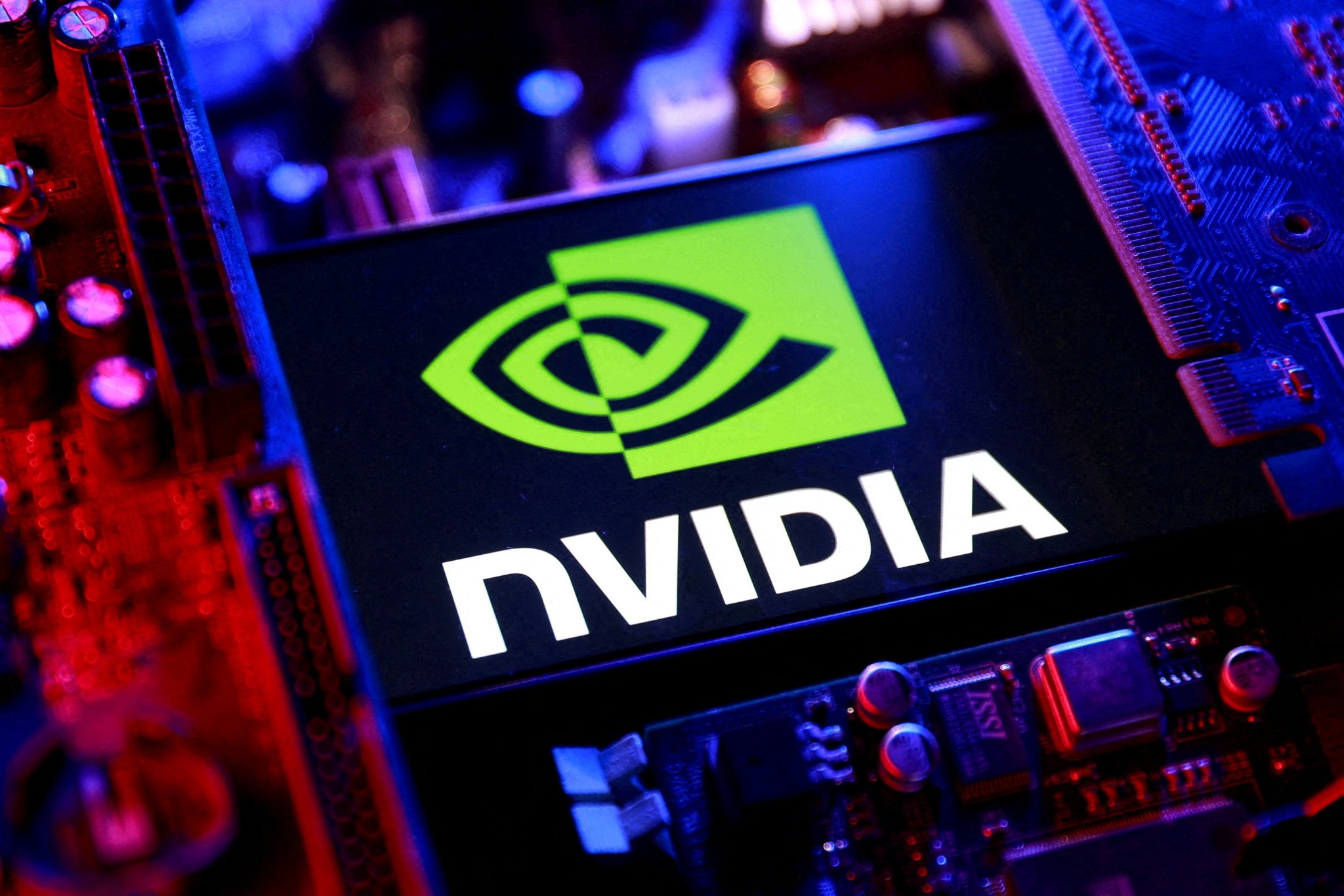 Чип с логотипом NVIDIA
